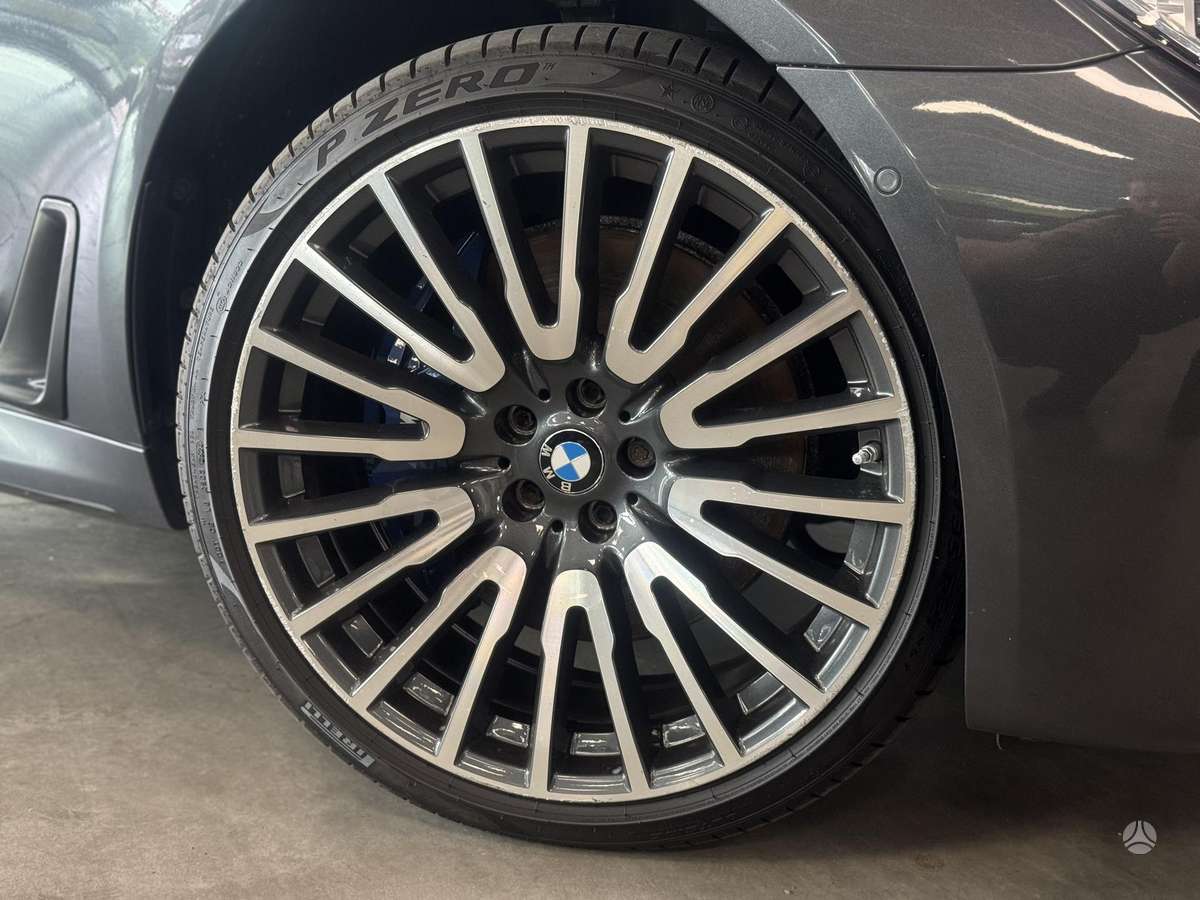 BMW 740, 3.0 l., Седан