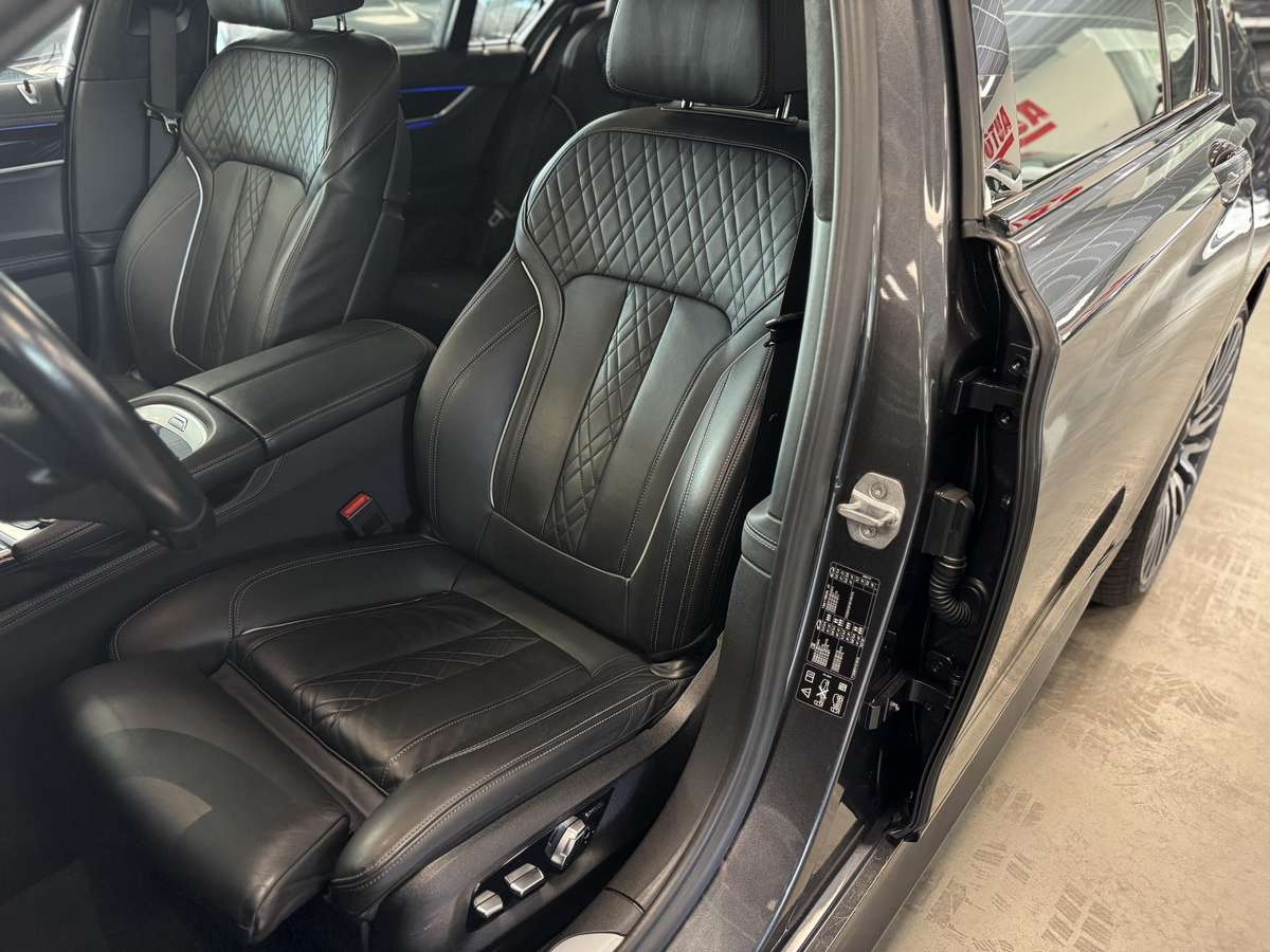 BMW 740, 3.0 l., Седан