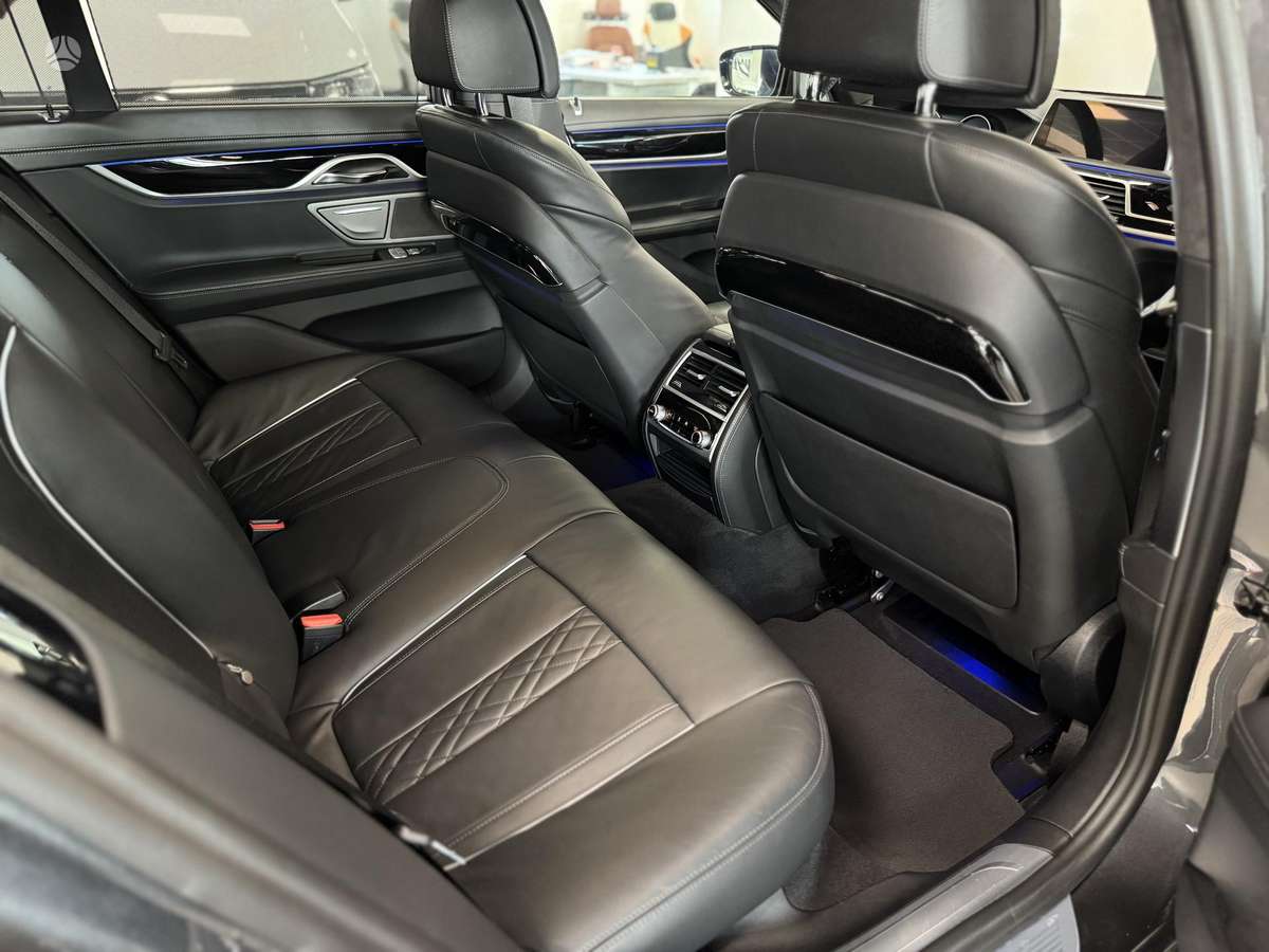 BMW 740, 3.0 l., Седан