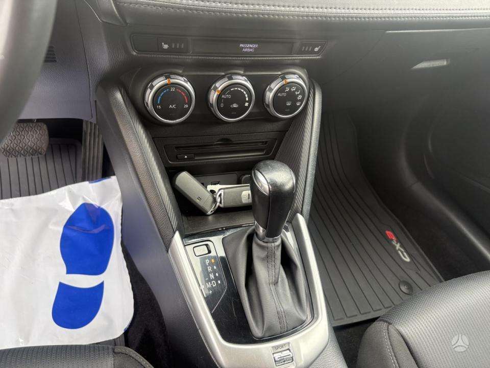 Mazda CX-3, 2.0 l., off-road / crossover