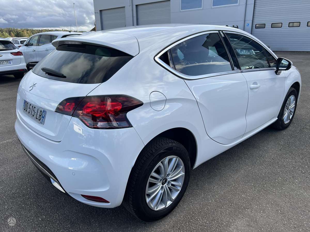 Citroen DS4, 1.6 l., hatchback