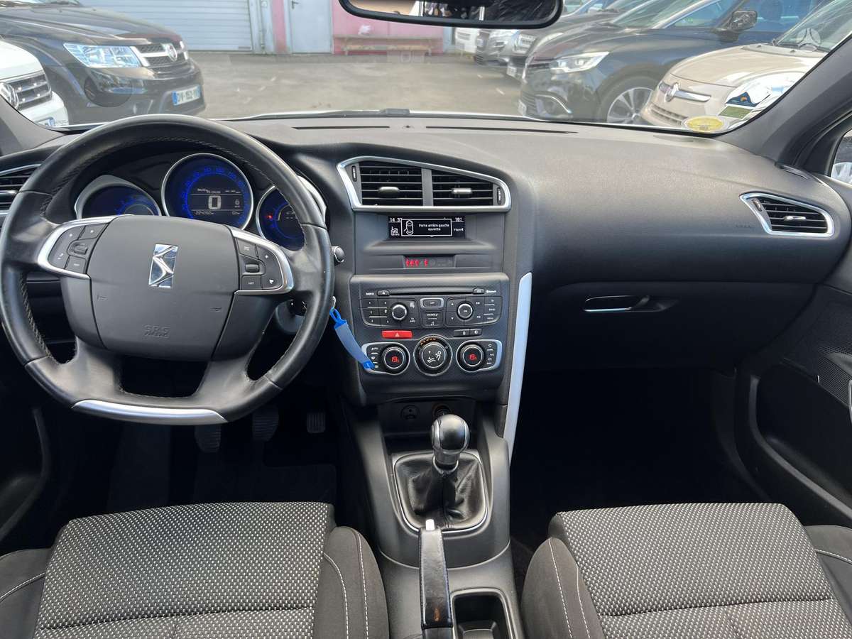 Citroen DS4, 1.6 l., hatchback
