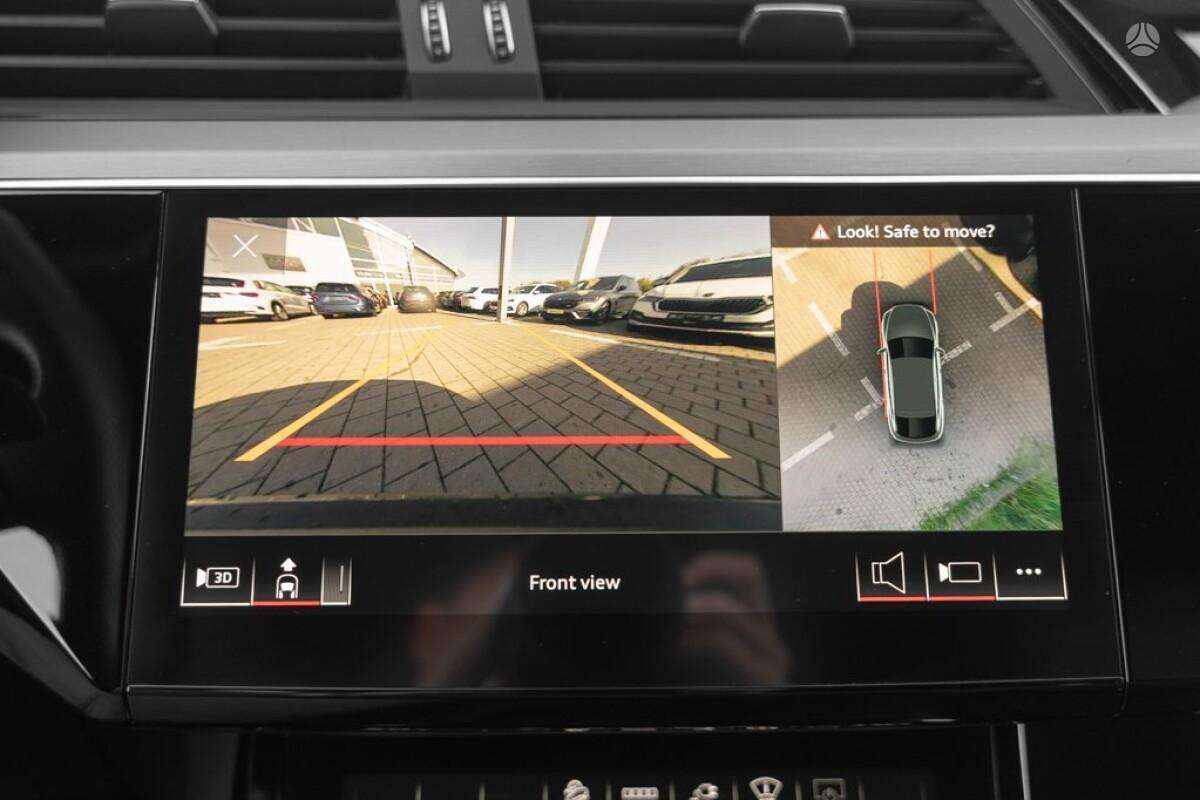 Audi e-tron Sportback, off-road / crossover