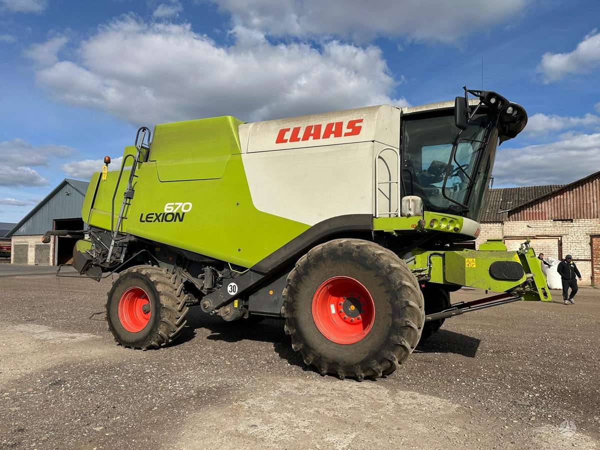 Claas Lexion 670, kombainai