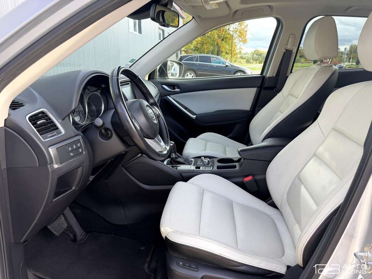 Mazda CX-5, 2.2 l., off-road / crossover