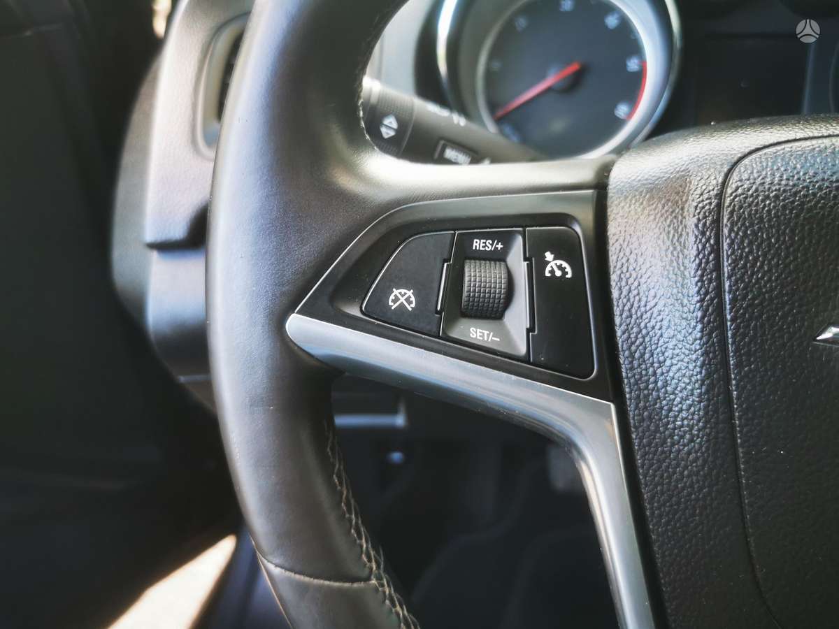 Opel Insignia 2013 — photo 22