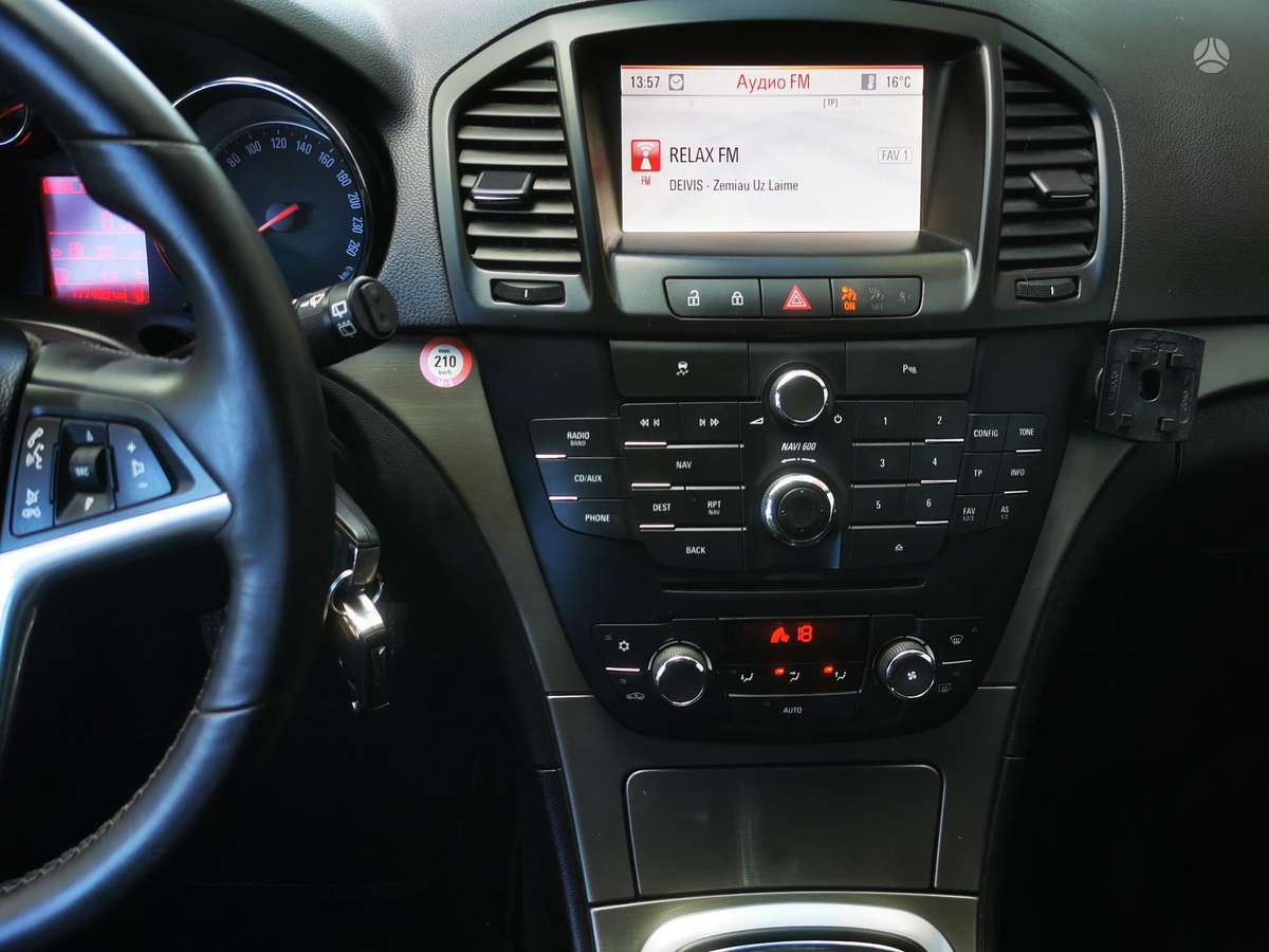 Opel Insignia 2013 — photo 27