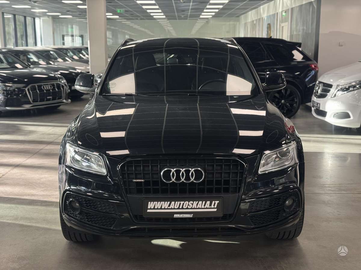Audi Q5, 2.0 l., off-road / crossover