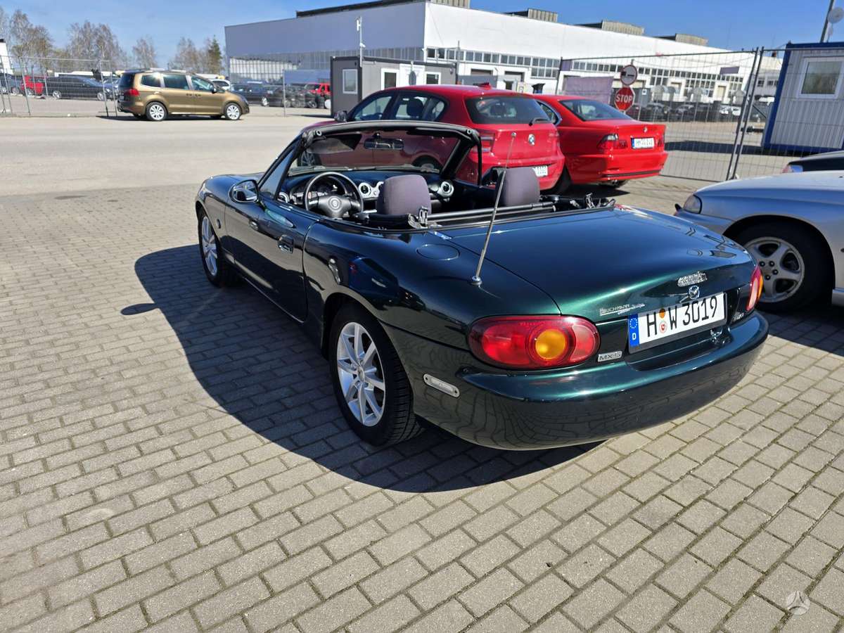 Mazda MX-5, 1.6 l., convertible