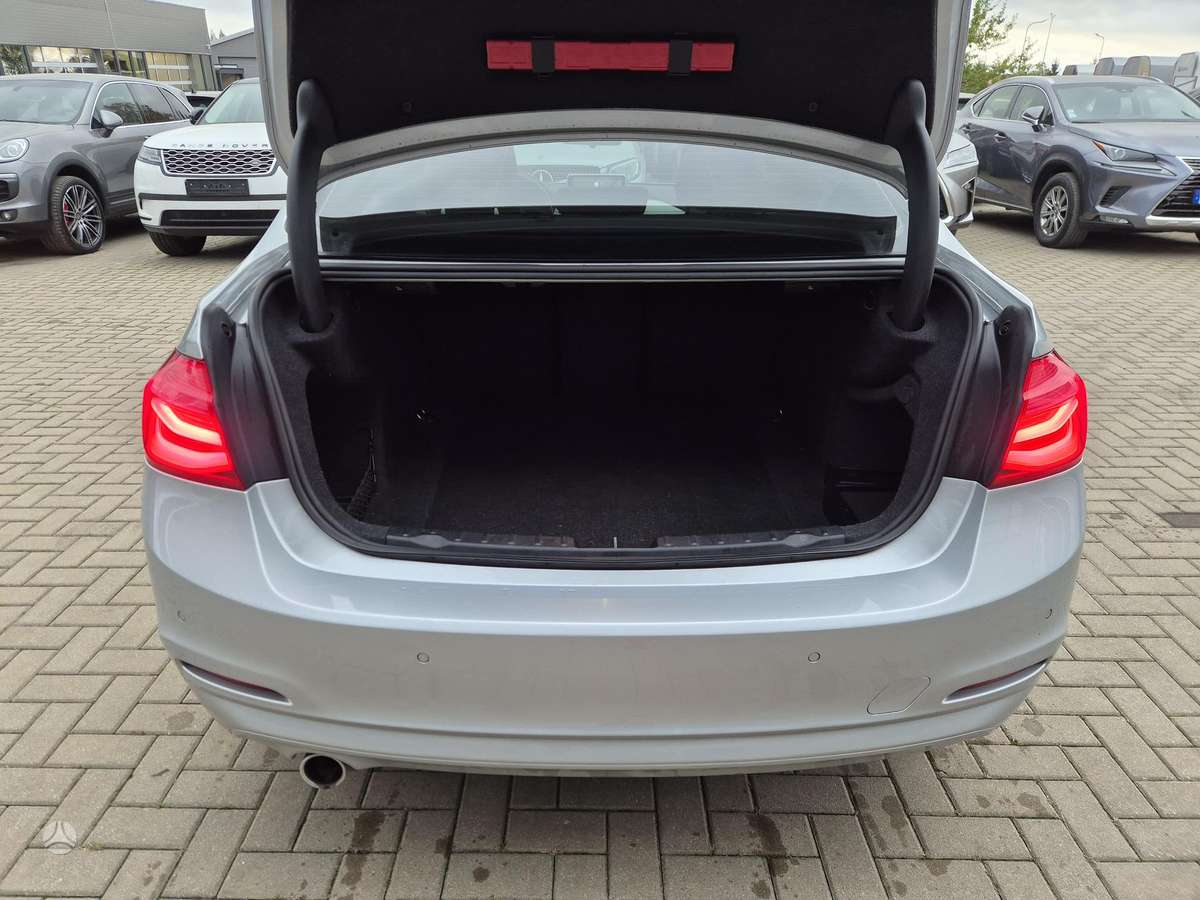 BMW 316, 2.0 l., Седан