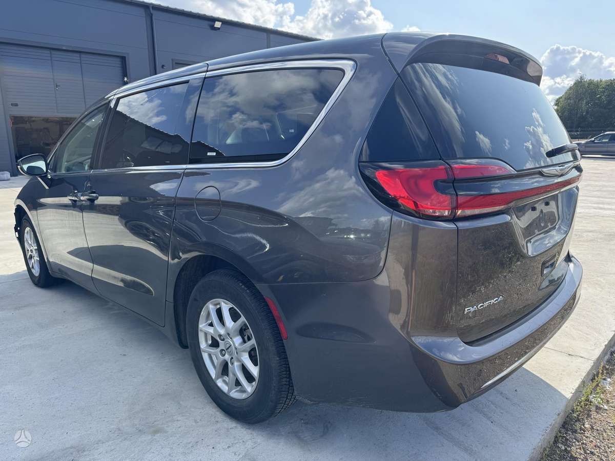 Chrysler Pacifica по частям. Chrysler pacifika dalimis dalis rasite https
