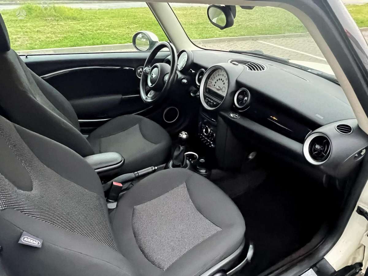 Mini Cooper, 1.6 l., Хэтчбек