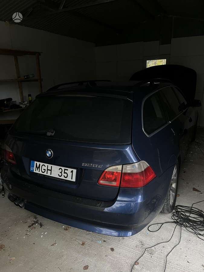 BMW 525, 2.5 l., universalas