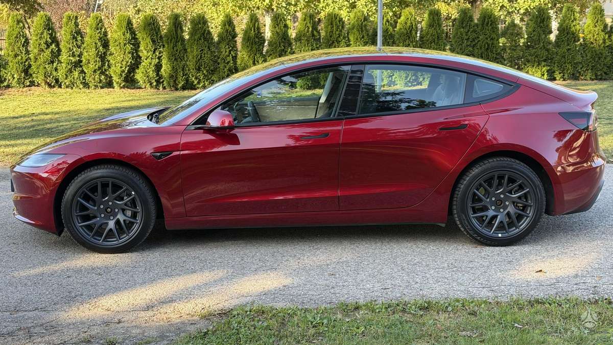 Tesla Model 3, 82 кВт·ч, Хэтчбек