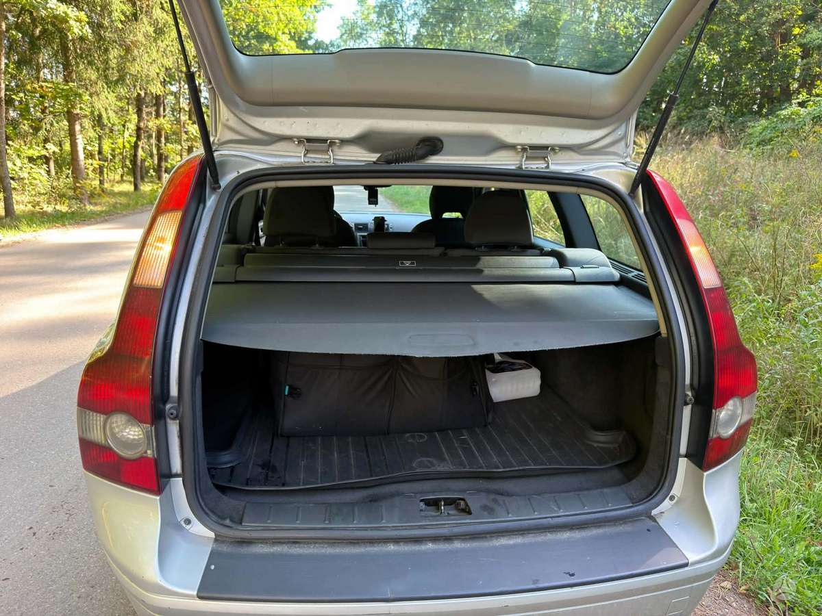 Volvo V50, Универсал