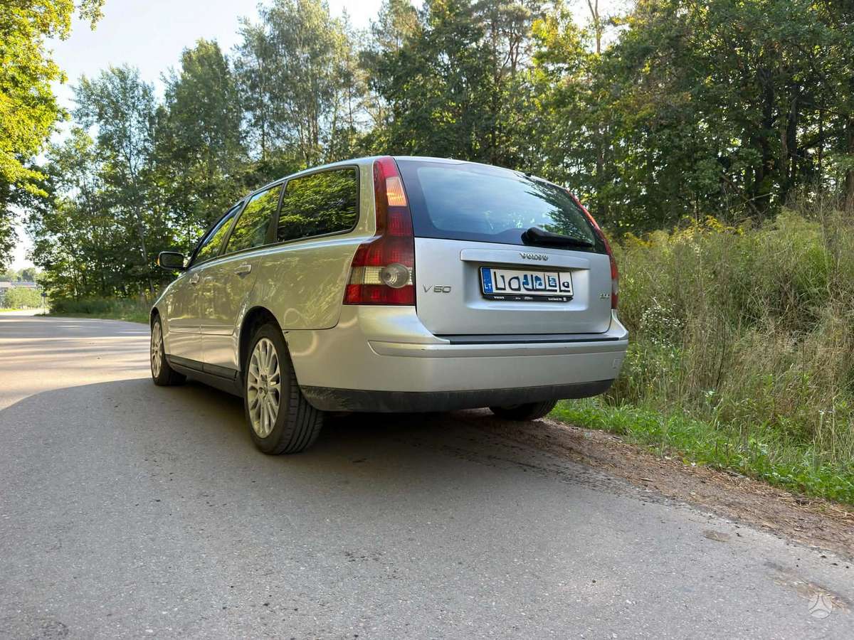 Volvo V50, universalas