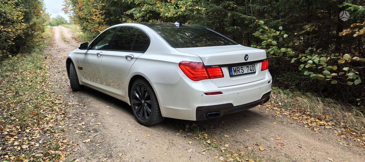 BMW 740, 3.0 l., Седан