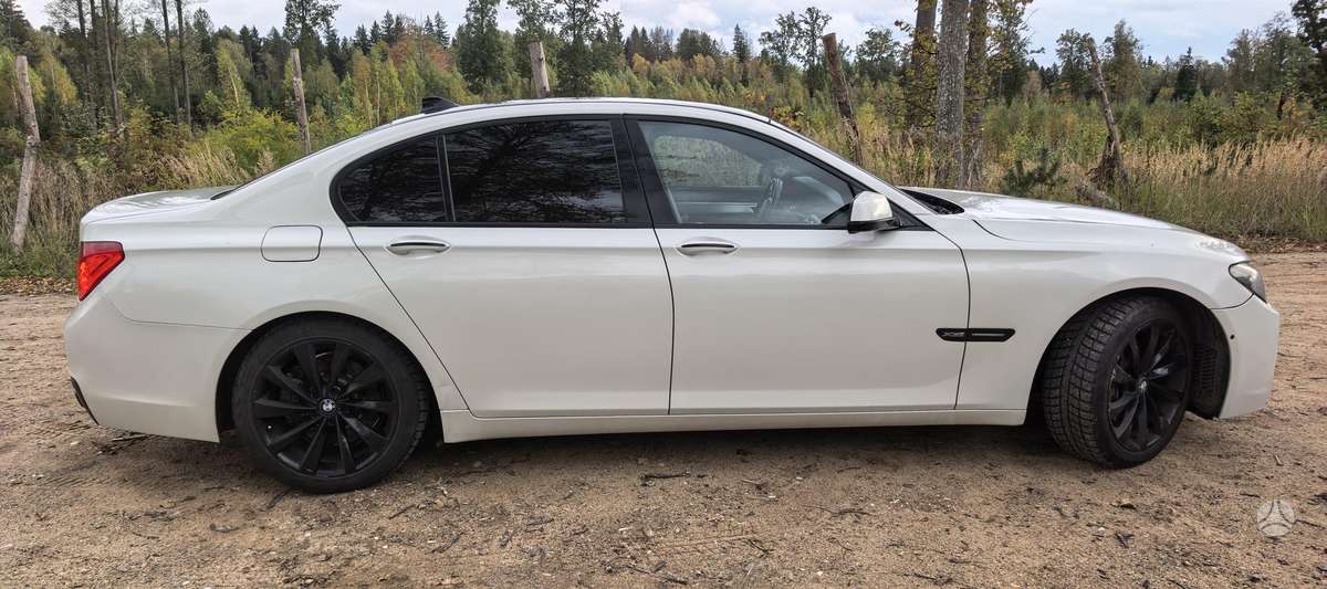 BMW 740, 3.0 l., Седан