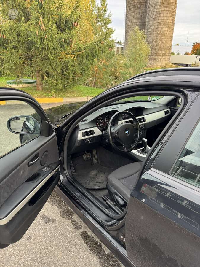 BMW 318, 2.0 l., universalas