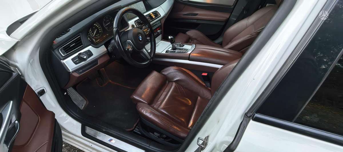 BMW 740, 3.0 l., Седан