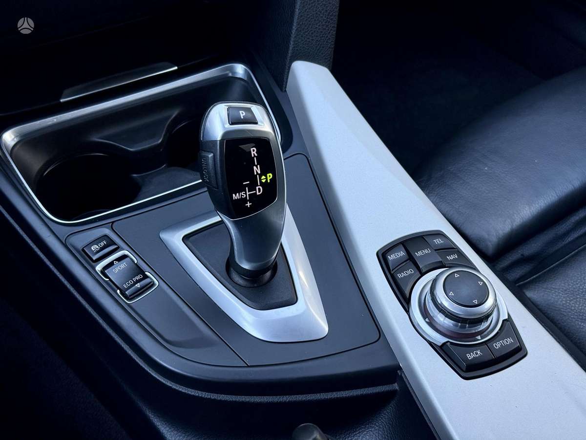 BMW 320, 2.0 l., Седан