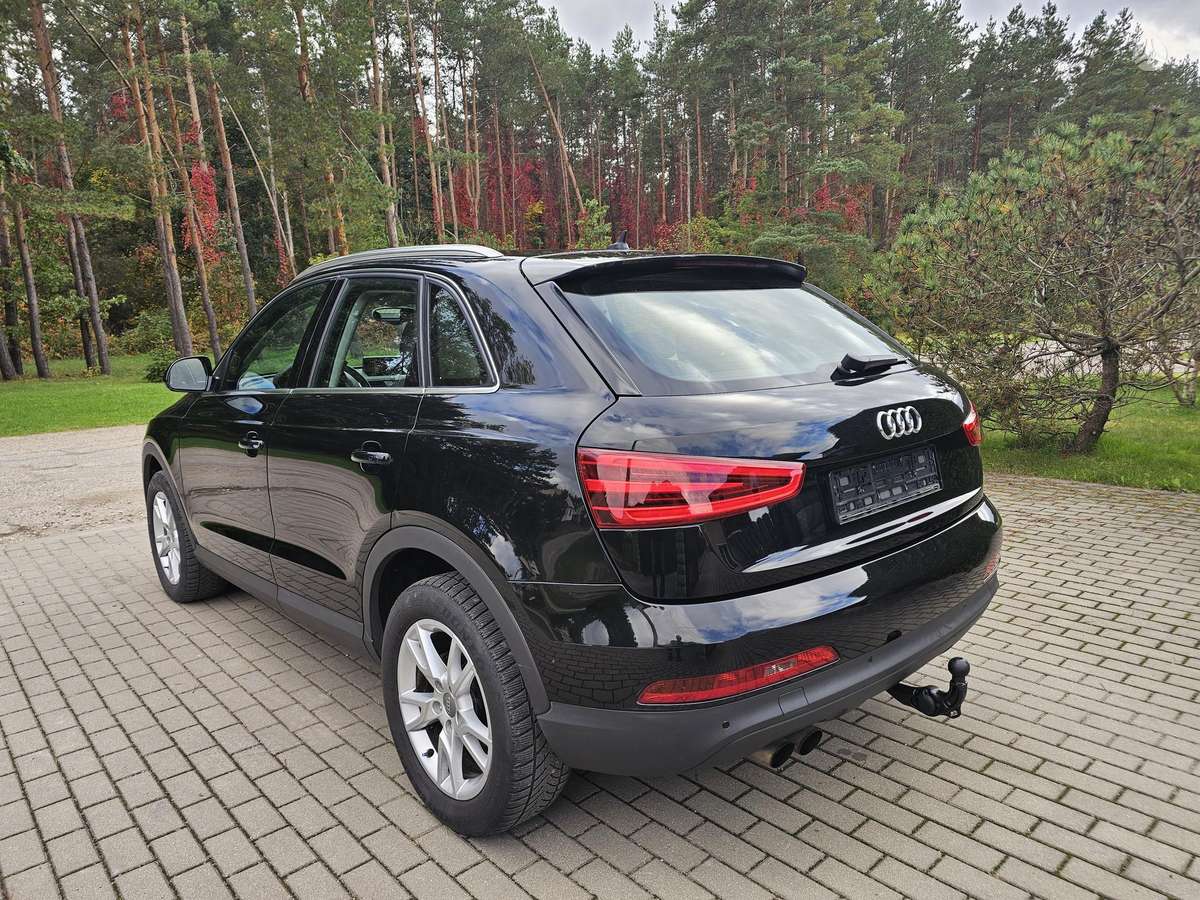 Audi Q3, 2.0 l., Внедорожник / Кроссовер