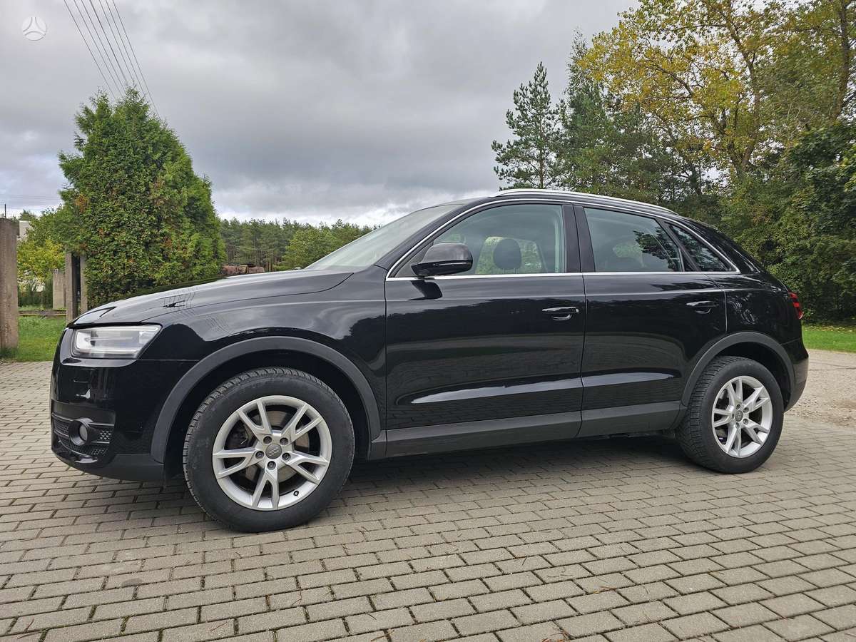 Audi Q3, 2.0 l., off-road / crossover