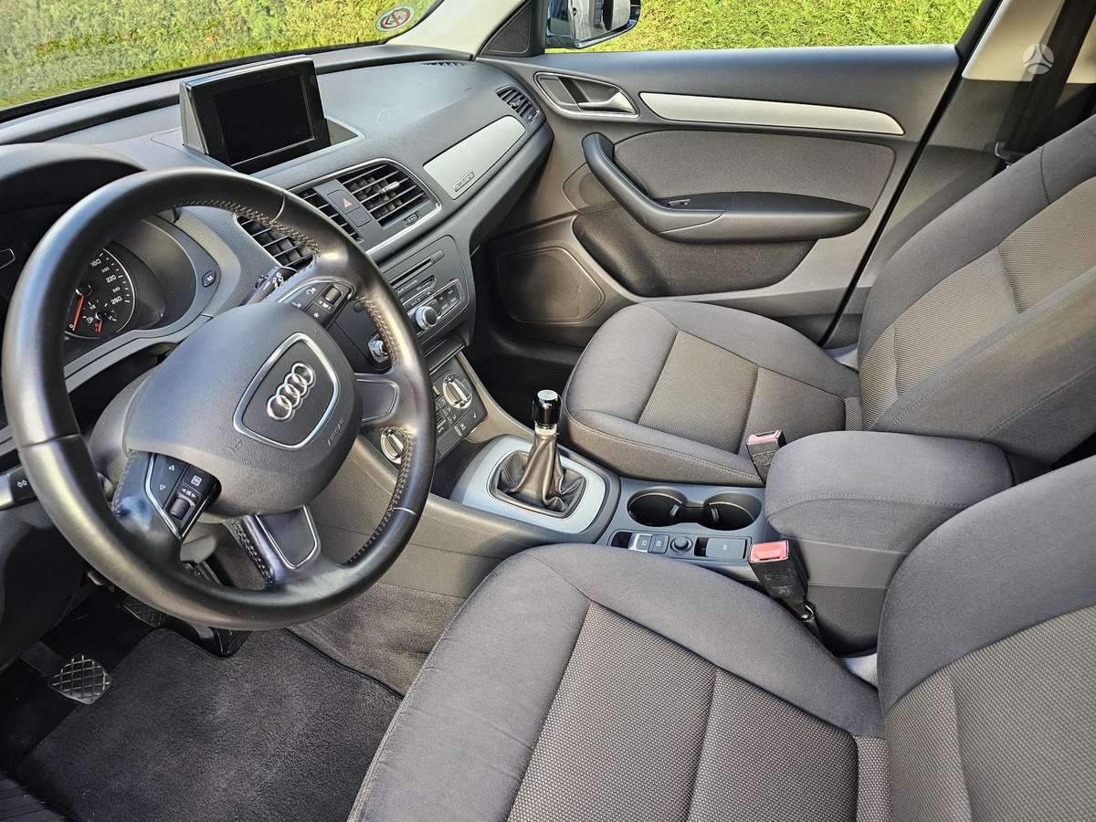 Audi Q3, 2.0 l., Внедорожник / Кроссовер