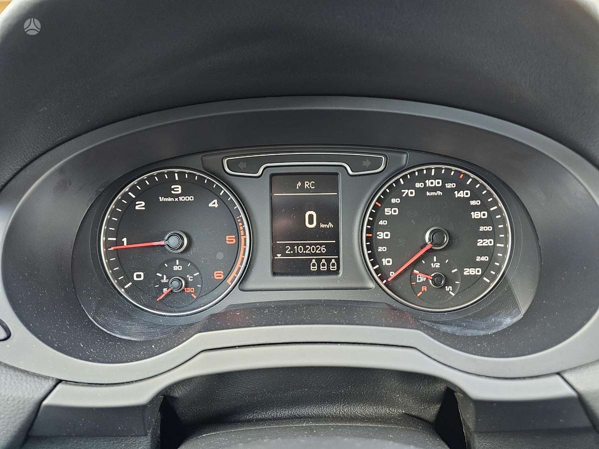 Audi Q3, 2.0 l., Внедорожник / Кроссовер