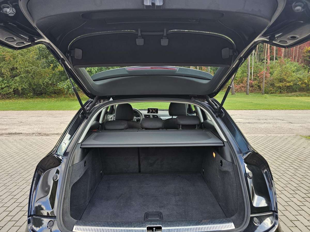 Audi Q3, 2.0 l., Внедорожник / Кроссовер