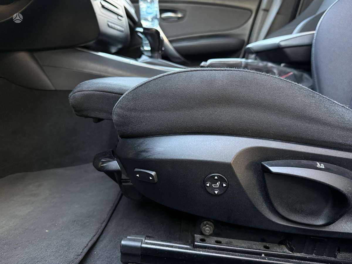 BMW 120, hatchback