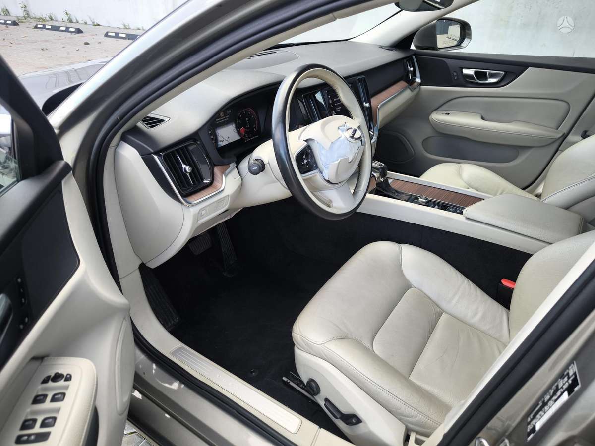 Volvo S60, 2.0 l., Седан