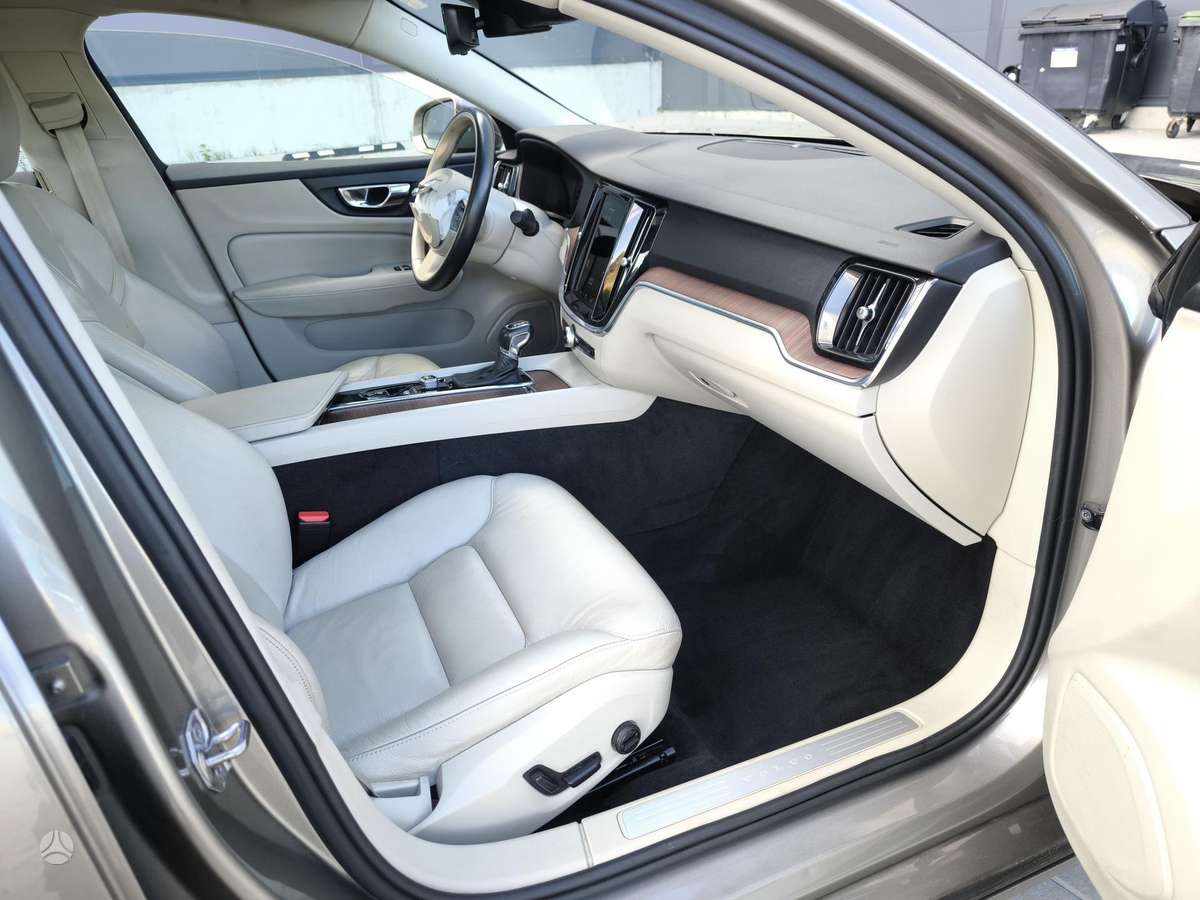 Volvo S60, 2.0 l., Седан