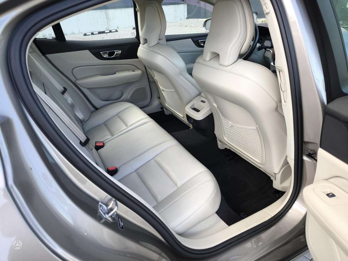 Volvo S60, 2.0 l., Седан