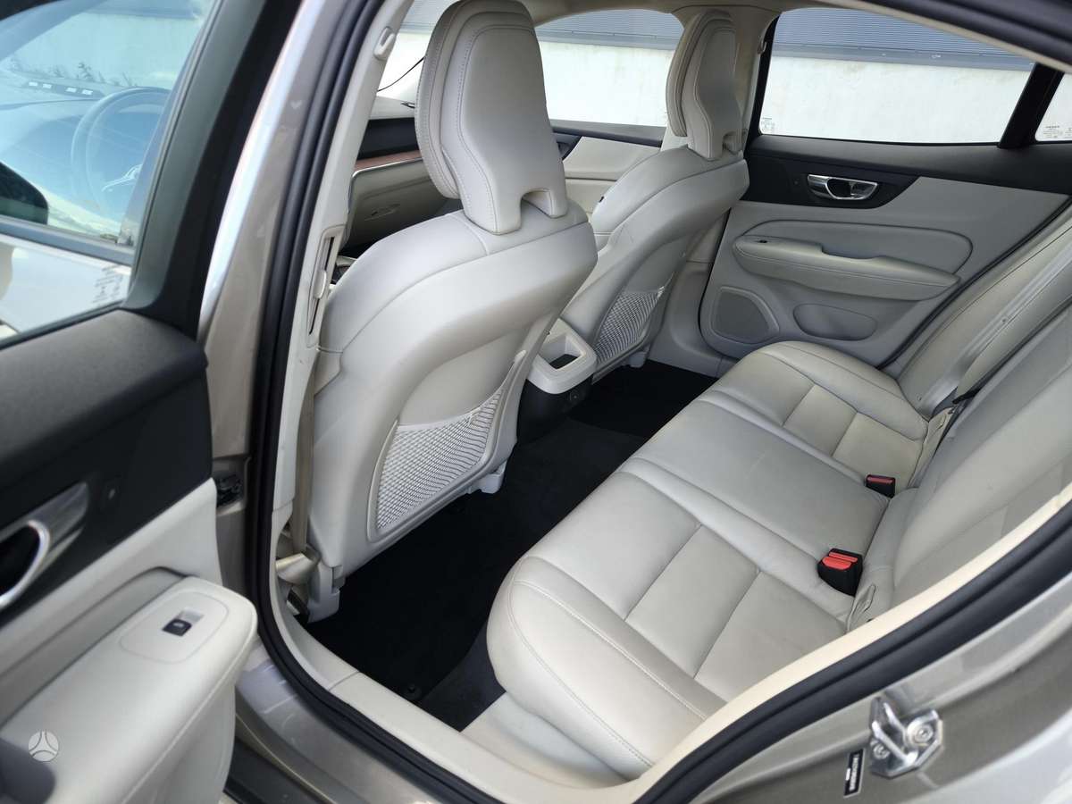 Volvo S60, 2.0 l., Седан