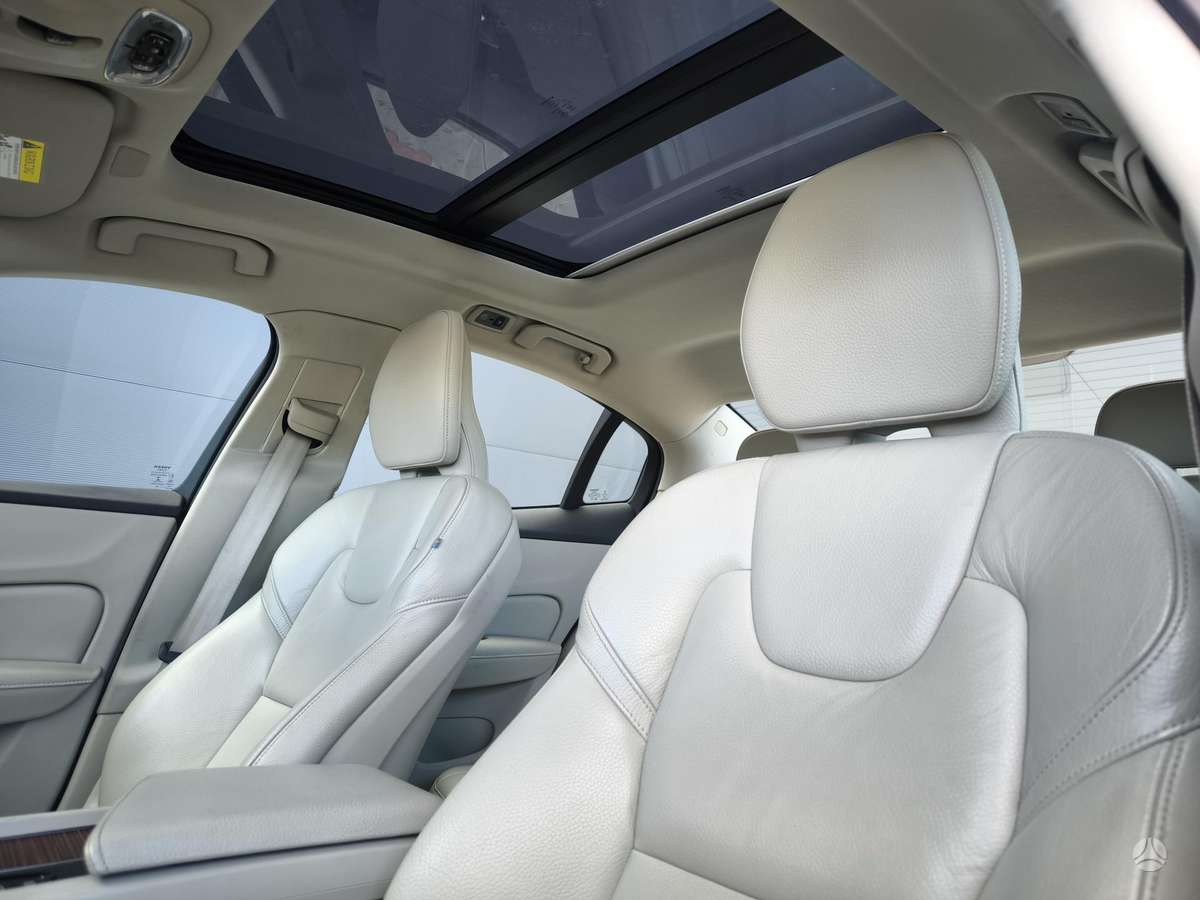 Volvo S60, 2.0 l., Седан