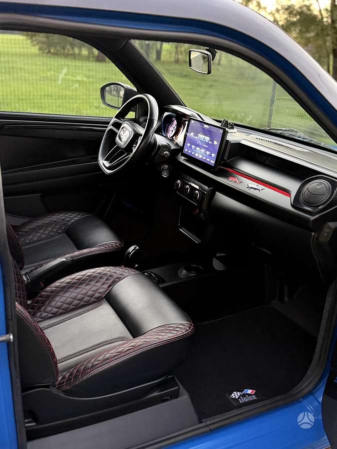 Ligier JS50, hatchback