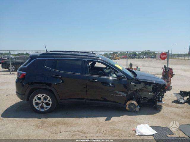 Jeep Compass, 2.0 l., off-road / crossover