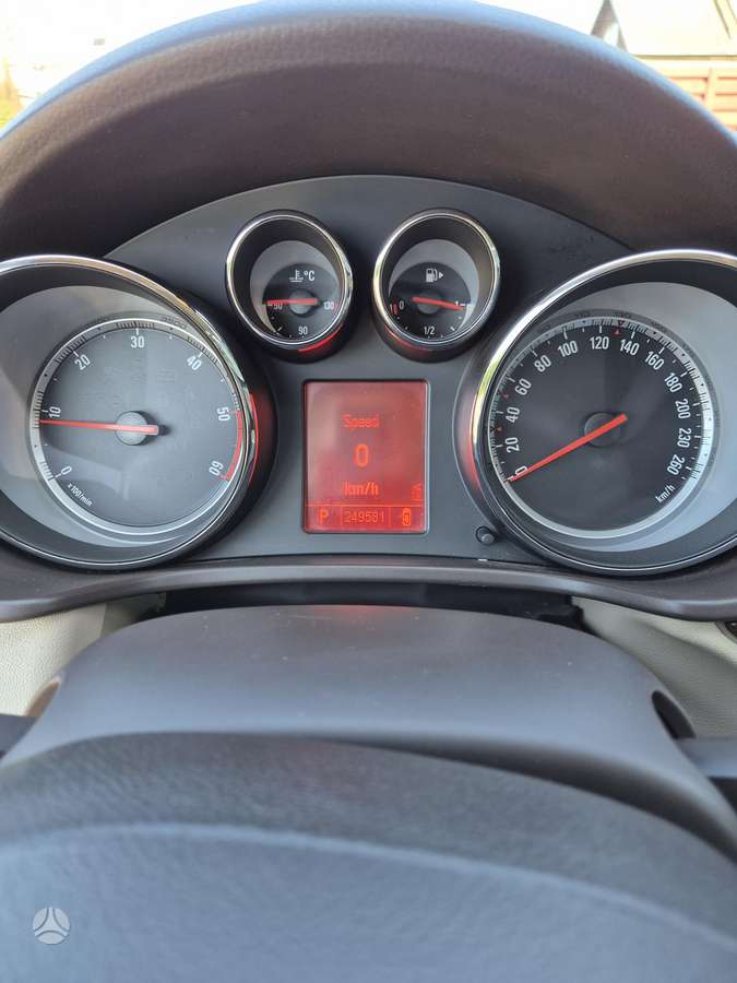 Opel Insignia, 2.0 l., universalas