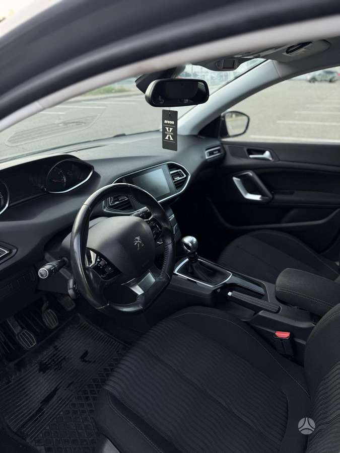 Peugeot 308, 1.2 l., Универсал