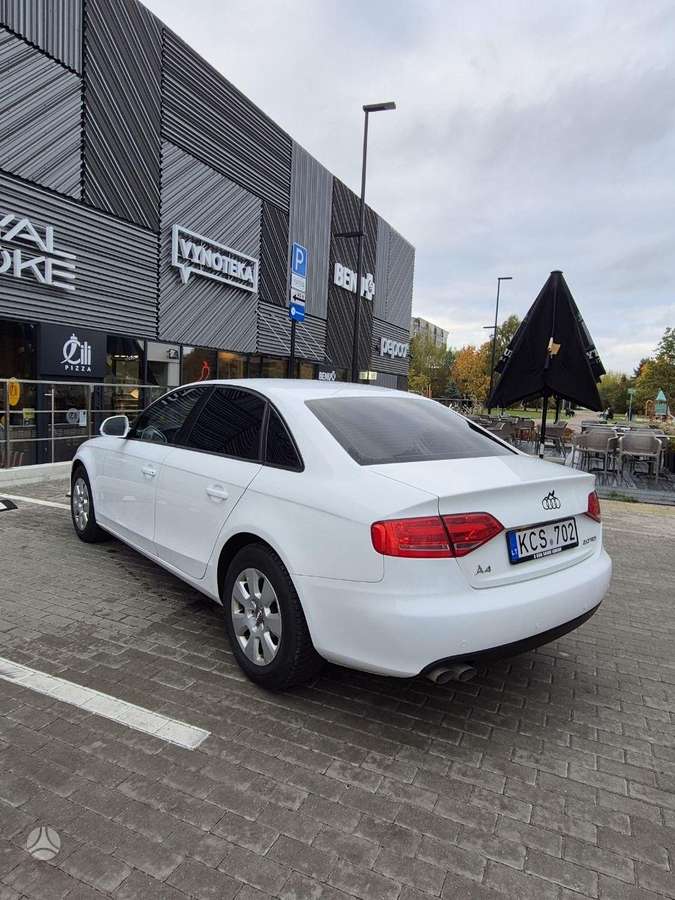 Audi A4, 2.0 l., Седан