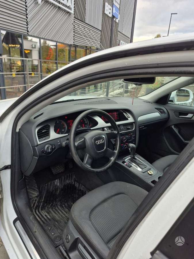 Audi A4, 2.0 l., Седан