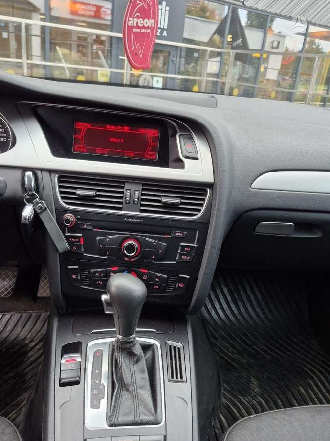 Audi A4, 2.0 l., Седан