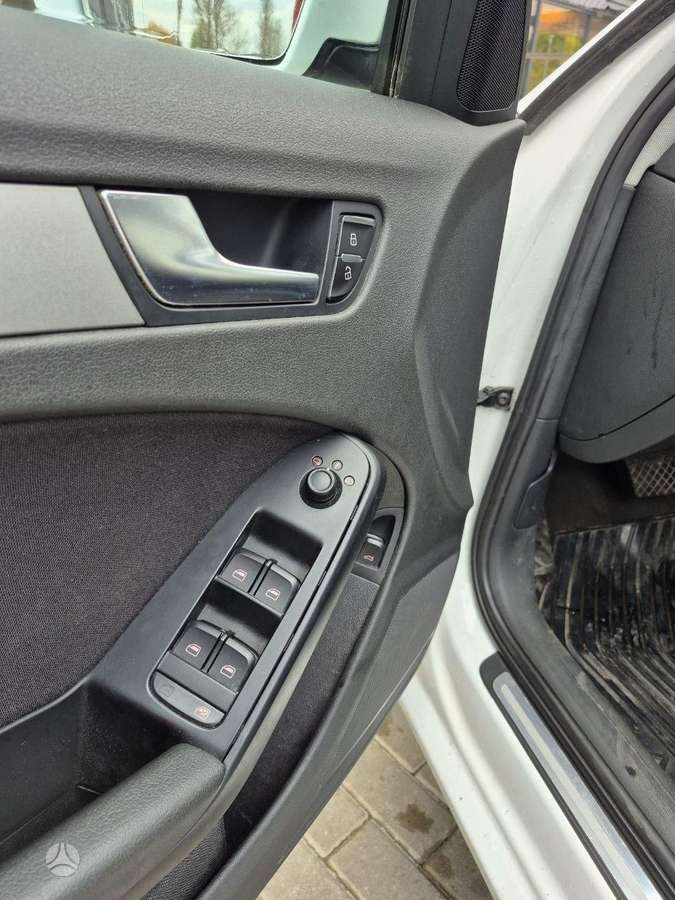 Audi A4, 2.0 l., Седан