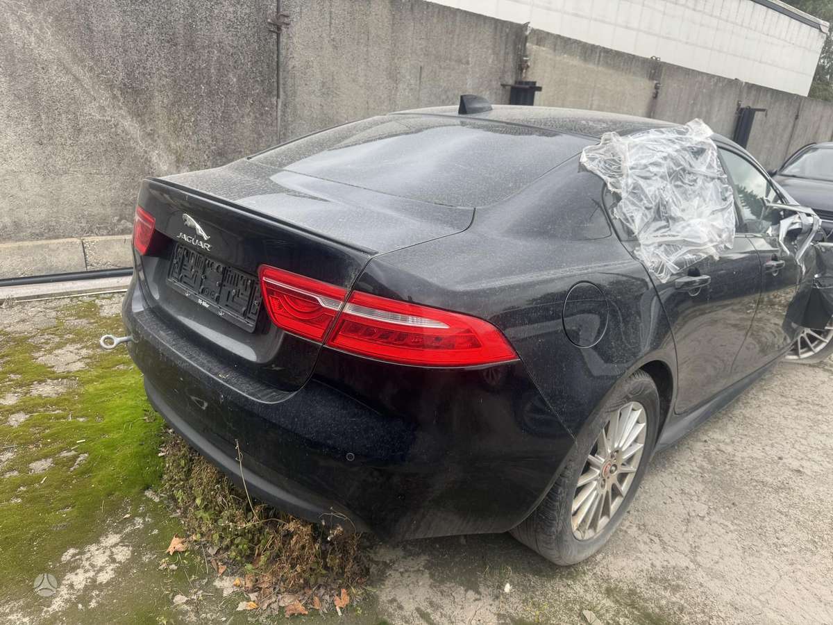 Jaguar XE