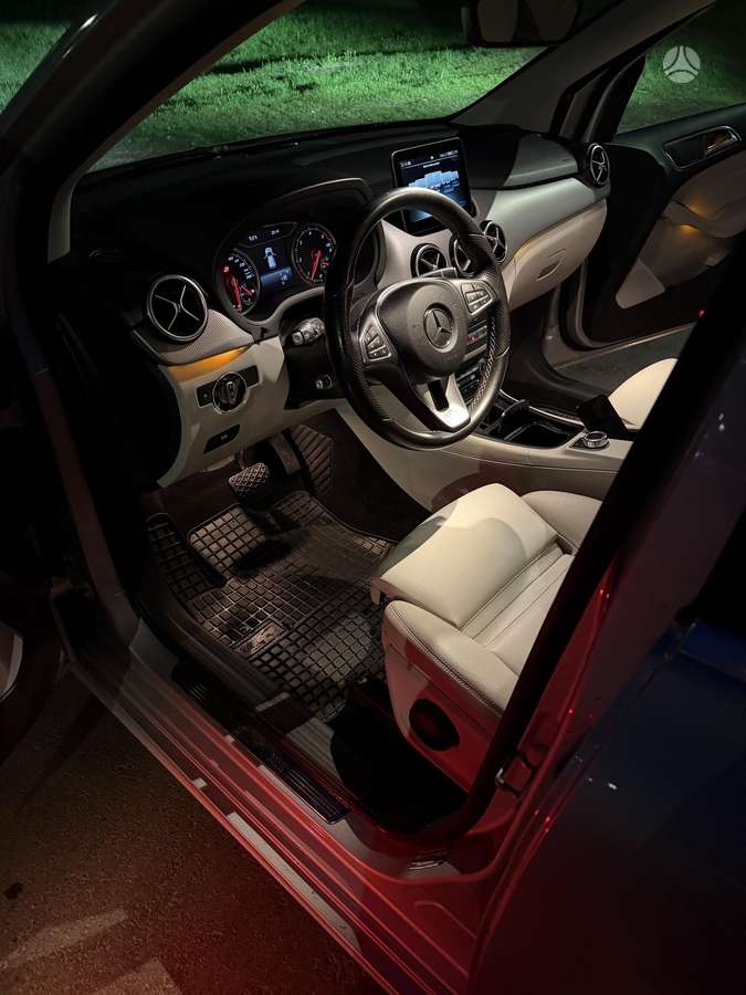 Audi A6, sedanas