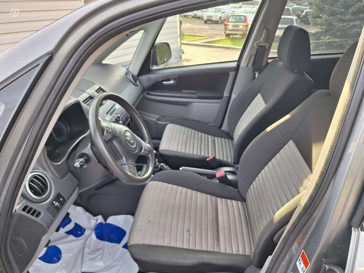 Suzuki SX4, 2.0 l., Минивэн