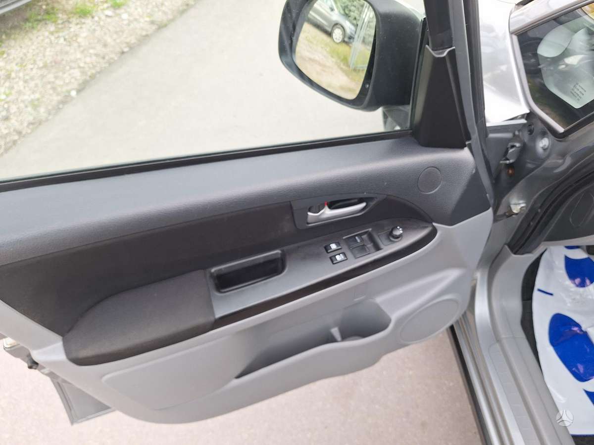 Suzuki SX4, 2.0 l., mpv / minivan