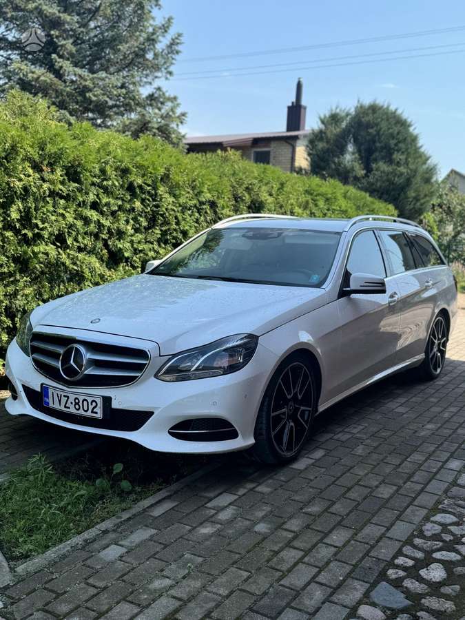 Mercedes-Benz E350 dalimis