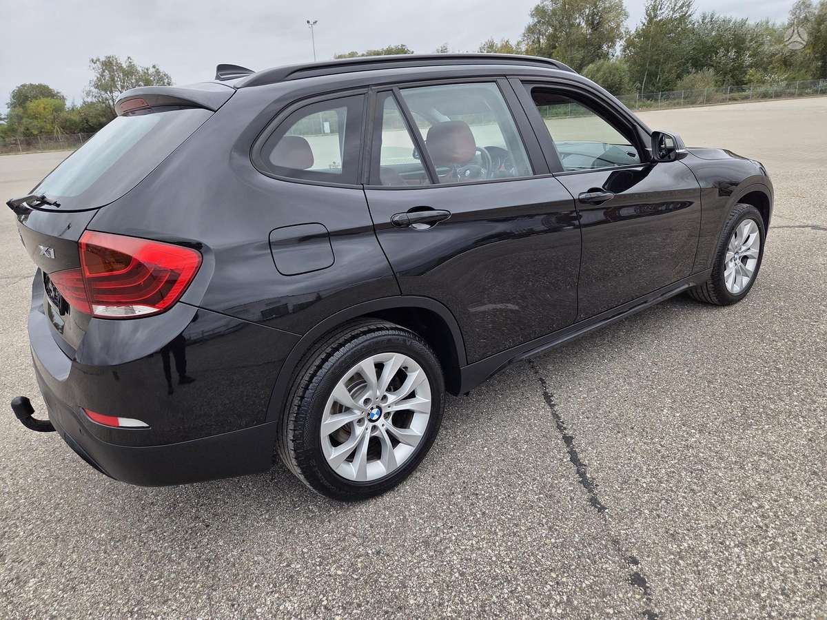 BMW X1, 2.0 l., hatchback